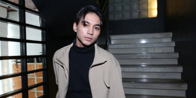 Rilis Single Baru Berjudul 'Tak Pernah Dianggap', Ekhsan Dijuluki Prince of Galau oleh Netizen