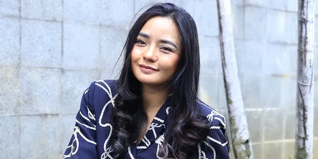 Rilis Single Duet, Gita Sinaga Tetap Jatuh Cinta Akting Rilis Single Duet, Gita Sinaga Tetap Jatuh Cinta Akting