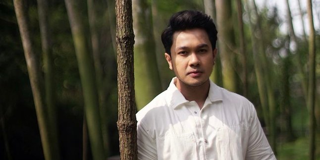 Release of the Third Single, Yogie Nandes Remake 'Lewat Semesta' Owned by Randy Pangalila