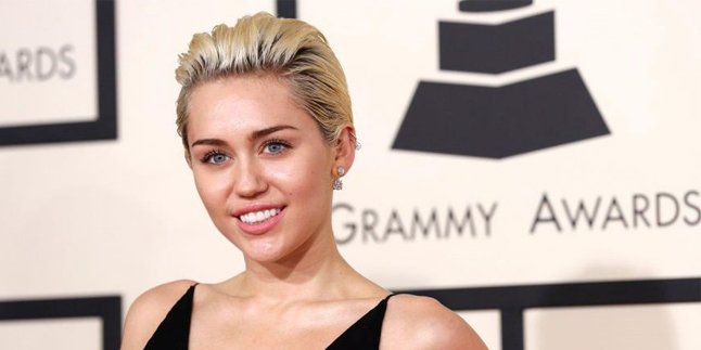 Rilis Single, Miley Cyrus Akui Telah Bebas Dari Ganja & Alkohol