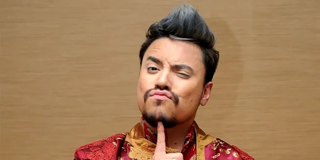 Rilis Single 'Turn It On', Sam Brodie Siap Terjun ke Musik