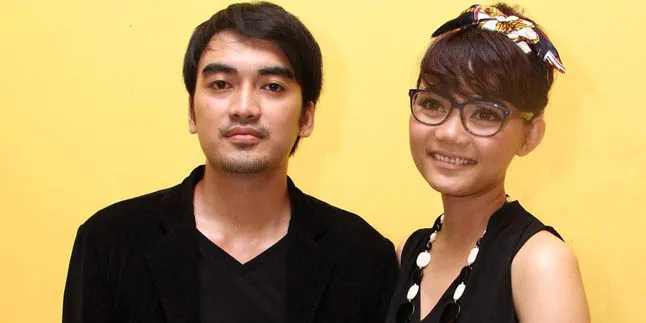 Rina Nose Enggan Bicara Banyak Soal Perceraiannya
