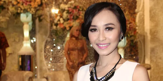 Rini Idol Sebarkan Foto Pembuatan Klip Barunya 'Oh Baby'