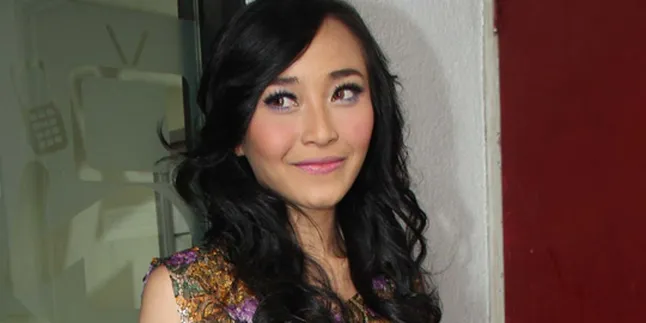 Rini Idol Sembunyikan Identitas Pacar Baru