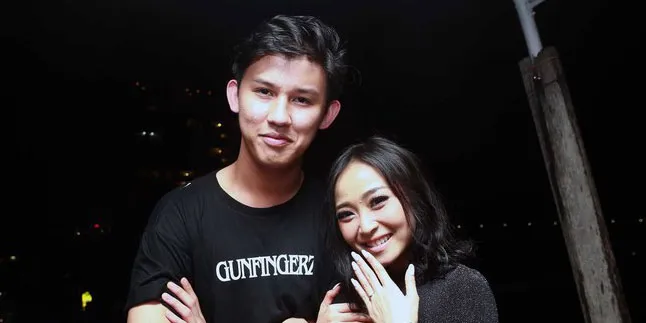 Rinni Wulandari Ungkap Nikah Dalam Waktu Dekat di 2 Kota Besar Rinni Wulandari Ungkap Nikah Dalam Waktu Dekat di 2 Kota Besar