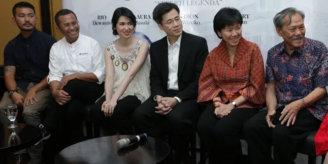 Rio Dewanto dan Laura Basuki Belajar Bahasa Sunda Rio Dewanto dan Laura Basuki Belajar Bahasa Sunda