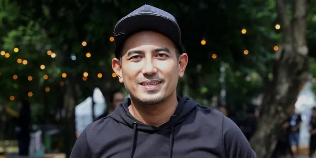 Rio Febrian Masih di Hungaria, Jenazah Ibunda Akan Dimakamkan Hari Kamis