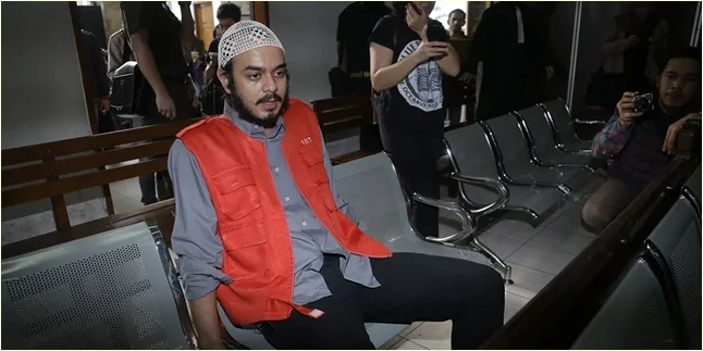 Rio Reifan Selalu Bawa Narkoba ke Mana-Mana Rio Reifan Selalu Bawa Narkoba ke Mana-Mana