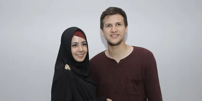 Risty Tagor Melahirkan, Ini Yang Dirasakan Stuart Collin