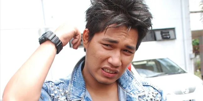 Rizal Armada Berbagi Tips Kendarai Motor Gede