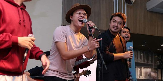 'RIZKY AND FRIENDS' Jadi Album Pertama Rizky Febian