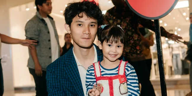 Rizky Langit, Rossa's Child, Now Comes Home More Often Because of Raina