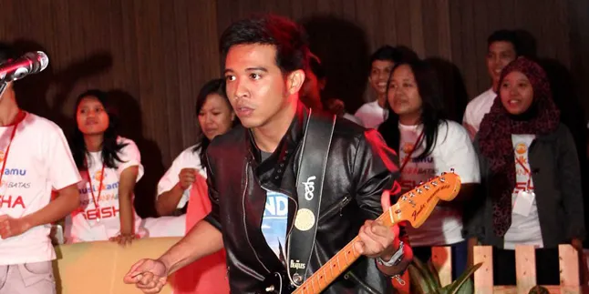 Robby Geisha Jalani Sidang Perdana Kasus Narkoba Robby Geisha Jalani Sidang Perdana Kasus Narkoba