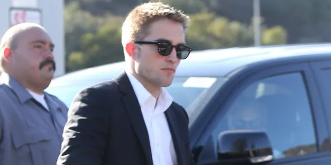 Robert Pattinson Dapat Pesan Khusus Dari Calon Mertua Robert Pattinson Dapat Pesan Khusus Dari Calon Mertua