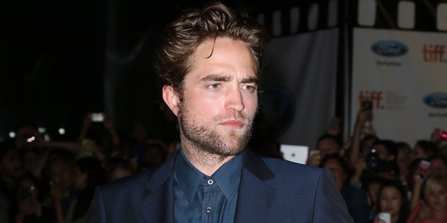 Robert Pattinson Segera Nikahi FKA Twigs?