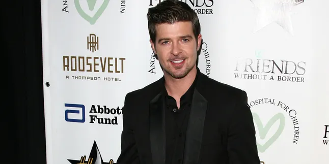 Robin Thicke Ingin Kembali ke Pelukan Paula Patton