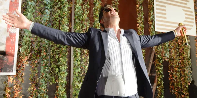 Robin Thicke Sukses Jadi Pria Ter-sexist Tahun Ini!