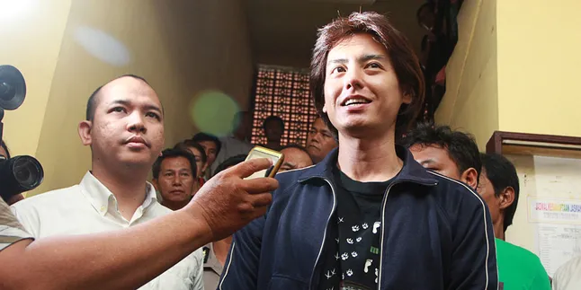Roger Danuarta Pernah Syuting di Polsek Tempatnya Ditahan Roger Danuarta Pernah Syuting di Polsek Tempatnya Ditahan