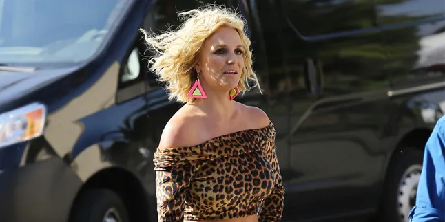 Rok Tertiup Angin, Area Intim Britney Spears Tertangkap Kamera