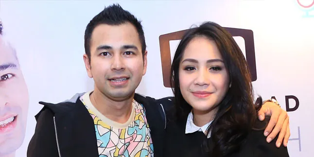 Romantis Abis! Raffi Ahmad & Nagita Lakukan Pemotretan Kehamilan Romantis Abis! Raffi Ahmad & Nagita Lakukan Pemotretan Kehamilan