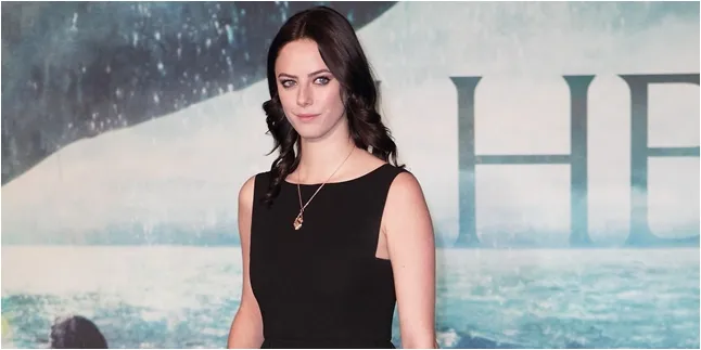 Romantis, Kaya Scodelario Akhirnya Pamer Foto Pernikahan
