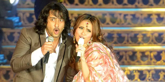Romantis, Kencan Shaheer Sheikh & Ayu di Depan Infotainment India Romantis, Kencan Shaheer Sheikh & Ayu di Depan Infotainment India