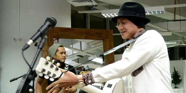 Romantisme Anji Hanya Untuk Sang Istri