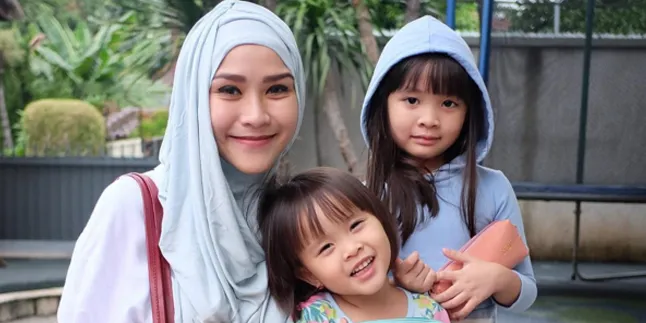 Romantisme Putri-Putri Zaskia Adya Mecca, Bikin Baper & Gemas! Romantisme Putri-Putri Zaskia Adya Mecca, Bikin Baper & Gemas!