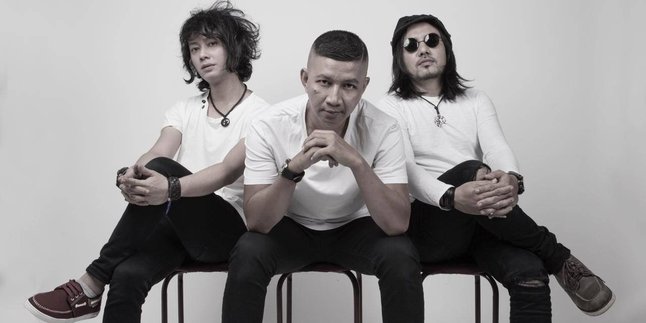 Rombak Personel, The Row Usung Genre Pop Rock