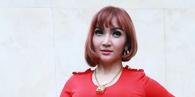 Roro Fitria Mengaku Titisan dan Pernah Bertemu Nyi Roro Kidul Roro Fitria Mengaku Titisan dan Pernah Bertemu Nyi Roro Kidul