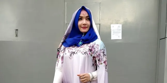 Roro Fitria Akan Putar Secara Serentak Single Terbarunya Berjudul Rindu Ibu di 120 Radio di Indonesia