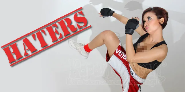 Roro Fitria Layani Haters Untuk Adu Tinju Muay Thai Roro Fitria Layani Haters Untuk Adu Tinju Muay Thai
