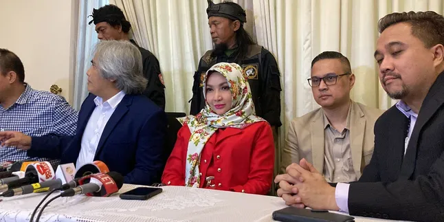 Roro Fitria Tak Jadi Berikan Kesempatan Kedua Untuk Andre Irawan, Ternyata Ini Penyebabnya Roro Fitria Tak Jadi Berikan Kesempatan Kedua Untuk Andre Irawan, Ternyata Ini Penyebabnya