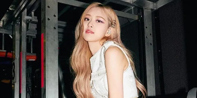 Rose BLACKPINK Dilamar Penggemar Dengan Cincin Gede Banget, Begini Reaksinya!
