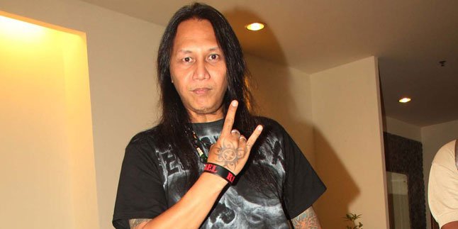 Roy Jeconiah: Nonton Metallica Layaknya Ibadah