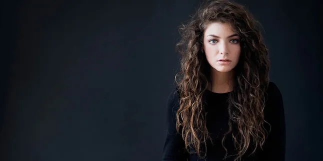 'Royals' Sukses Besar, Lorde Justru Merasa Aneh!