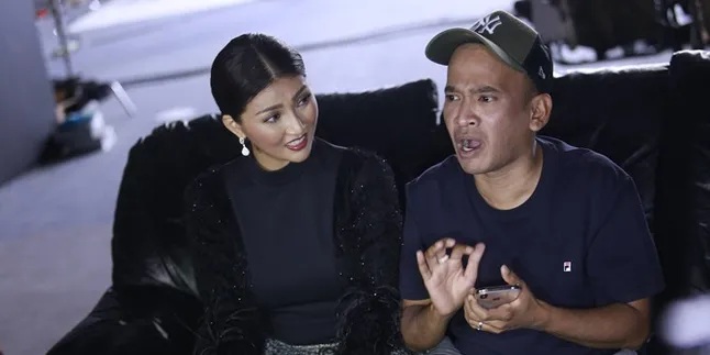 Ruben Onsu dan Sarwendah Dibuat Merinding, Saat Thalia Melihat Ular Sedang Tersenyum