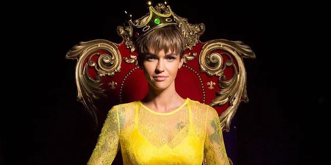 Ruby Rose Tutup Akun Twitter Setelah Diserang Karena Berperan Sebagai Batwoman Ruby Rose Tutup Akun Twitter Setelah Diserang Karena Berperan Sebagai Batwoman