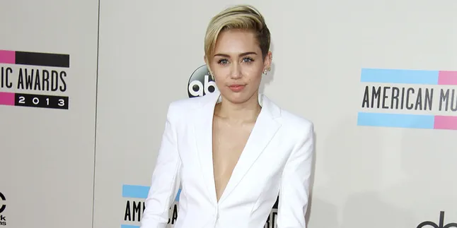 Rumah Miley Cyrus Dibobol, Mobil Seharga 1 Miliar Lenyap Rumah Miley Cyrus Dibobol, Mobil Seharga 1 Miliar Lenyap