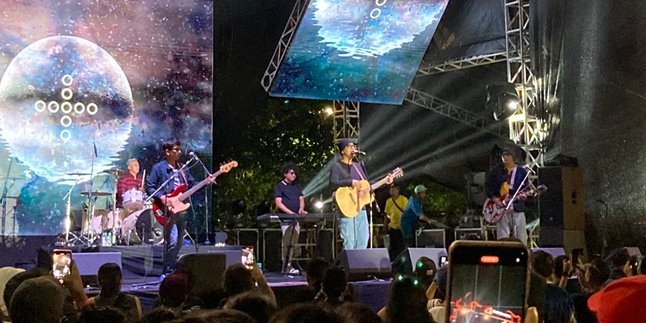 Rumahsakit Beryukur dapat Kesempatan Main di The 90's Festival: Alhamdulillah