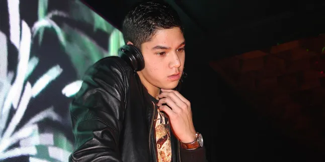 'RUNAWAY' Al Ghazali, Film Aksi Romantis Pertama Indonesia