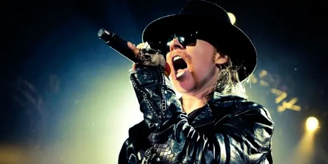 Rusak Gigi Fans, Axl Rose Dituntut!