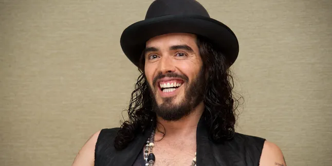 Russell Brand Berniat Threesome Dengan The Kardashians