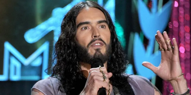 Russell Brand Peringatkan Harry Styles Soal 'Sex War'