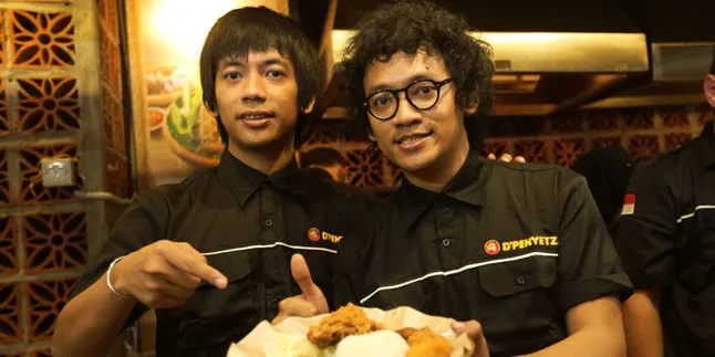 Ryan dan Kiki D'Masiv Kompak Bisnis Kuliner Ayam Penyet