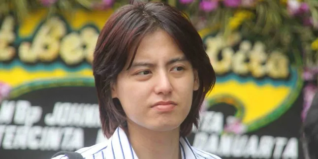 Saat Ditemukan, Jarum Suntik Menempel di Lengan Roger Danuartha Saat Ditemukan, Jarum Suntik Menempel di Lengan Roger Danuartha
