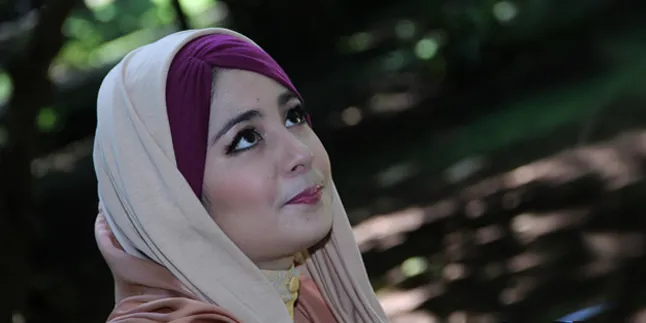 Saat Hakim Baca Putusan, Risty Tagor Berkaca-Kaca