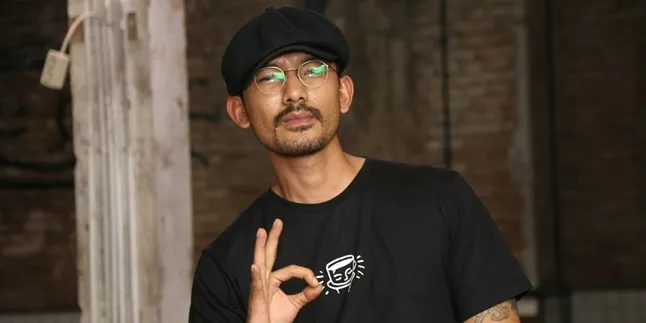 Saat Tahu Atiqah Hasiholan Hamil, Rio Dewanto Menangis Saat Tahu Atiqah Hasiholan Hamil, Rio Dewanto Menangis