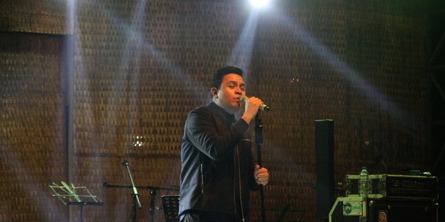 Saat Tulus Membaur Bareng Penikmat Musik 'Malang Jazz Festival'