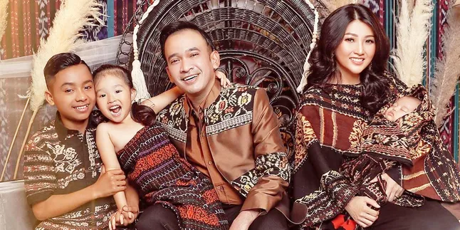 Sah! Bertrand Peto Resmi Menyandang Nama Putra Onsu
